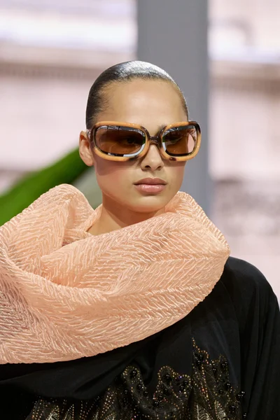 Look 28